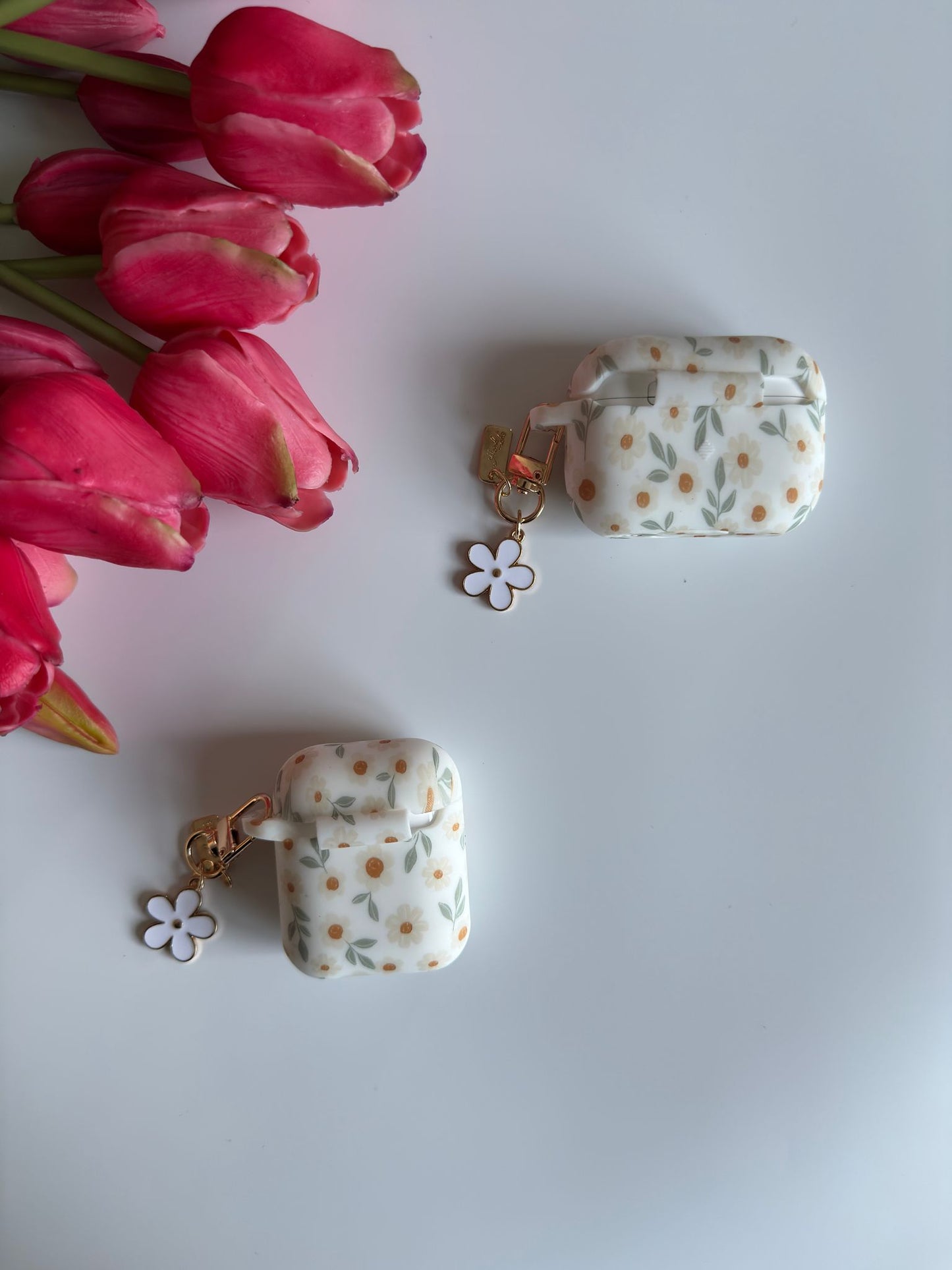 Adorable Daisy Flowers Air Pods Case